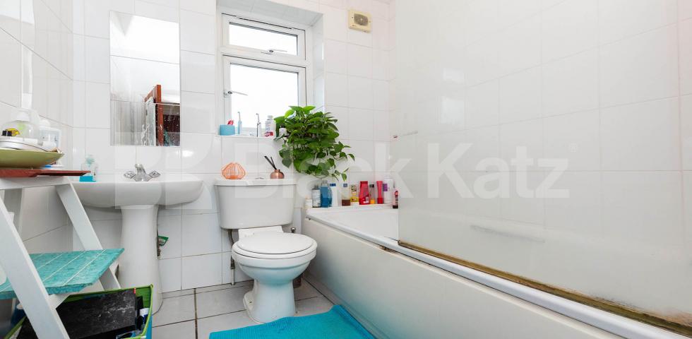 			1 Bedroom, 1 bath, 1 reception Apartment			 Middle Lane, CROUCH END